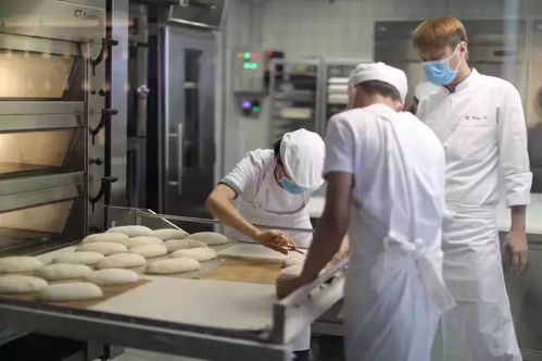 排队7小时才能喝上的喜茶，竟是这个帅得掉渣的90后男神一手创立